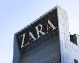 Sekrety wyprzedaży Zara: Kiedy kupować, by oszczędzić?